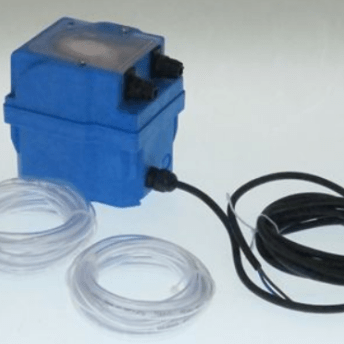 Horeca Parts - Pompa dozująca z regulacją częstotliwości 0,5–6 l/h, 230V AC, do detergentu, wąż Ø 4×6 mm Santoprene - Microdos
